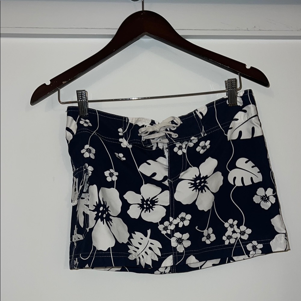 Island Company Navy and White Floral Mini Skirt
